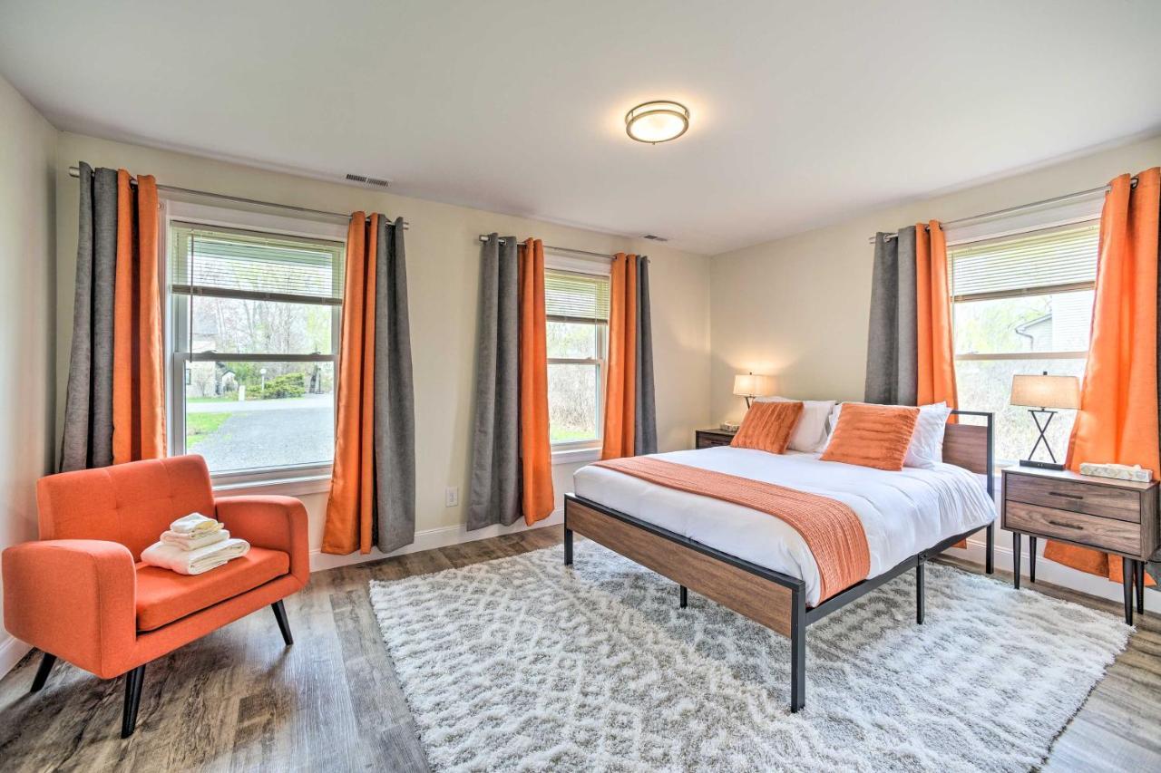 Modern-Chic Athens Home - Fish, Ski And Swim! Экстерьер фото